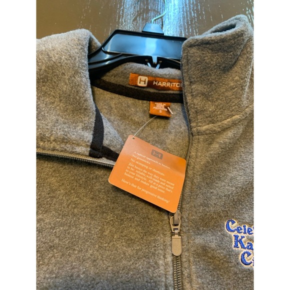 Sleeveless vest new‎ with tags - Picture 3 of 9